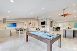 Near Strip - Pool, Spa & Life-Size Games - Image 2