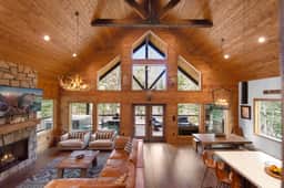 Luxury Duck Creek Cabin: Hot Tub, Game Room, - Image 2