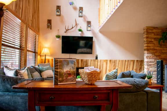 Cozy Mountain Cabin, close to Bryce/Zion, Sleeps 9 - Image 1