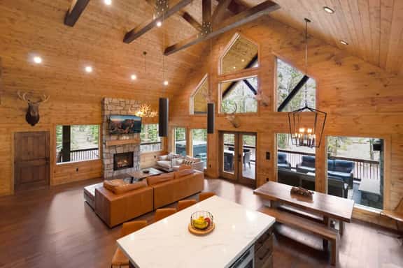 Luxury Duck Creek Cabin: Hot Tub, Game Room, - Image 1