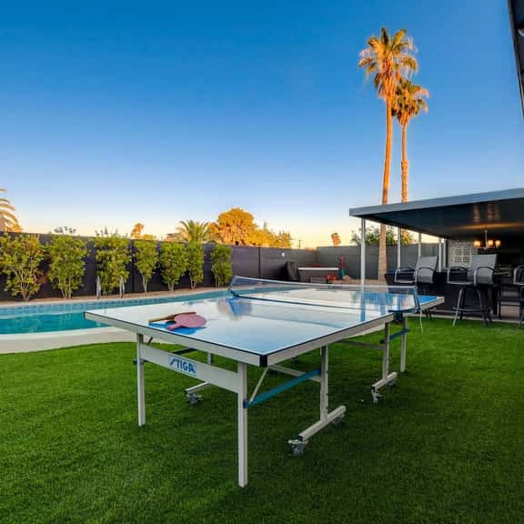 Close to Strip! Pool,  Spa,  Roulette Table,  Golf - Image 1