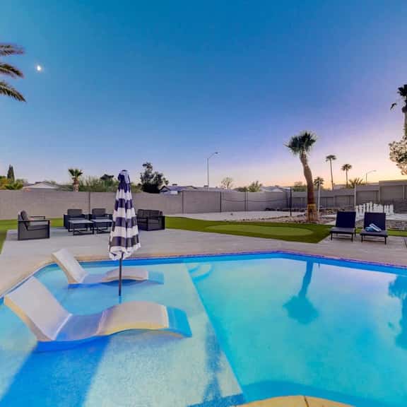 Near Strip - Pool, Spa & Life-Size Games - Image 1