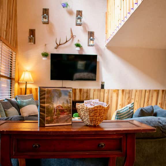 Cozy Mountain Cabin, close to Bryce/Zion, Sleeps 9 - Image 1
