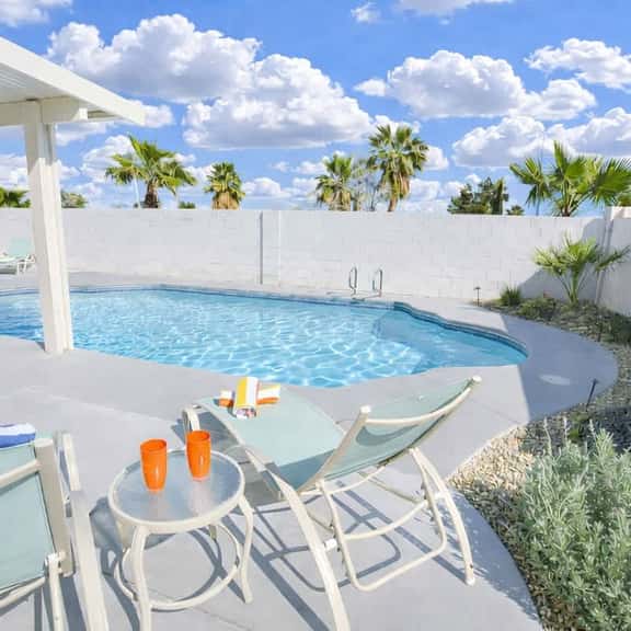 Private Pool & Spa, Monthly Stay, Pool Table - Image 1
