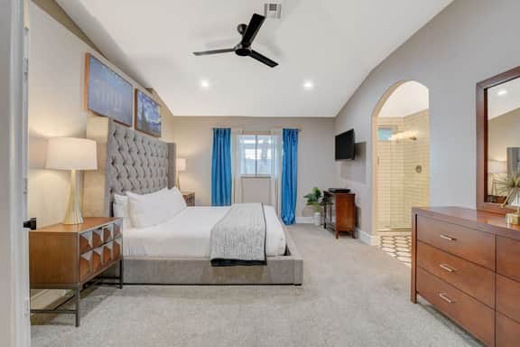 Private Pool & Spa,  Game Room, Vegas Retreat - Image 5