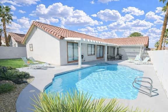 Private Pool & Spa, Monthly Stay, Pool Table - Image 2