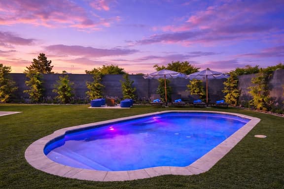 Close to Strip | Heated Pool, Game Room, sleeps 8 - Image 1